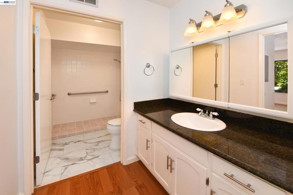 Image 9 of property listing at 2201 Pine Knoll Dr 3, Walnut Creek, CA 94595