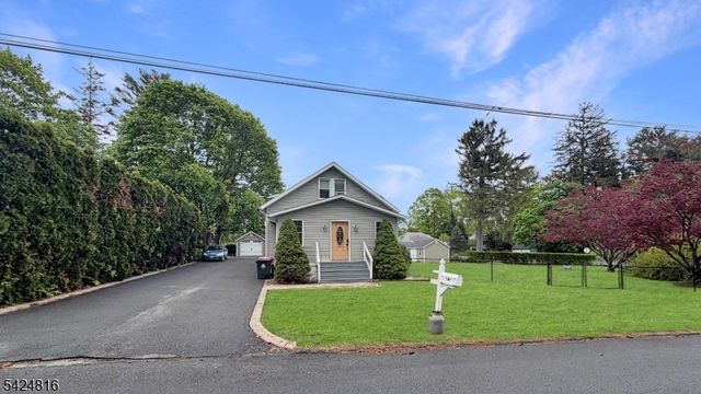 2 Pine St, Mount Olive Twp., NJ 07828