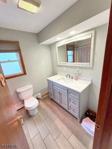 2 Pine St, Mount Olive Twp., NJ 07828