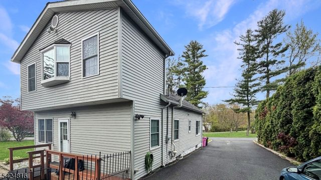2 Pine St, Mount Olive Twp., NJ 07828