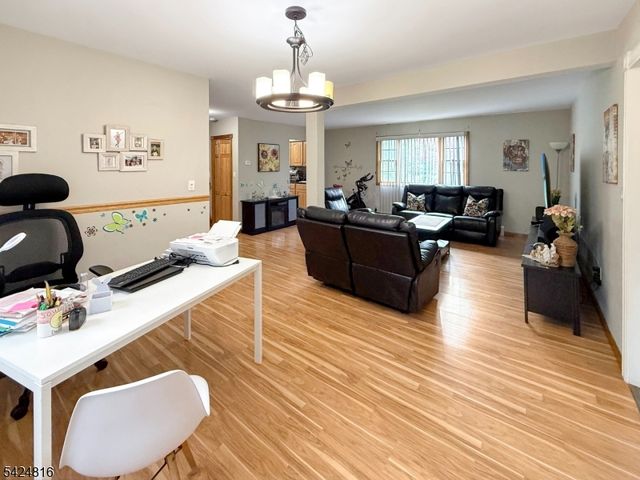 2 Pine St, Mount Olive Twp., NJ 07828