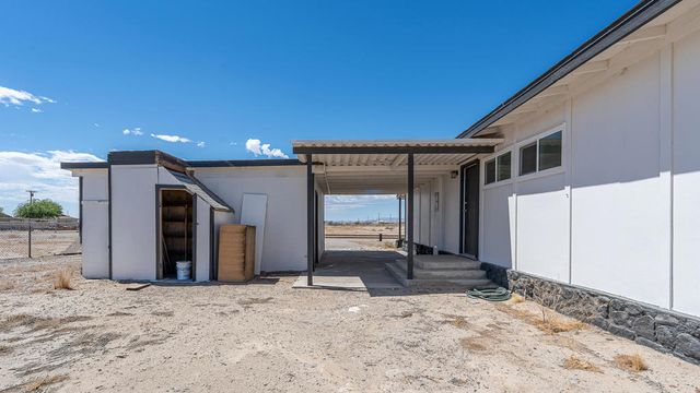 786 Molokai Avenue, Thermal, CA 92274