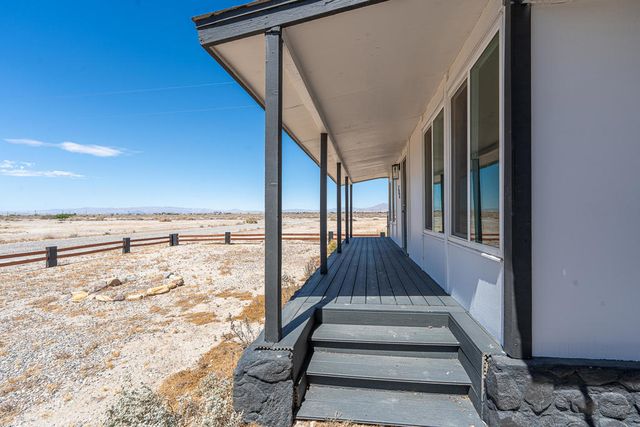 786 Molokai Avenue, Thermal, CA 92274