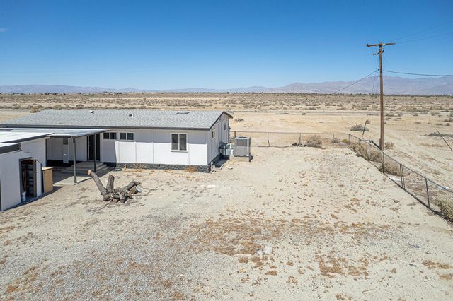 786 Molokai Avenue, Thermal, CA 92274