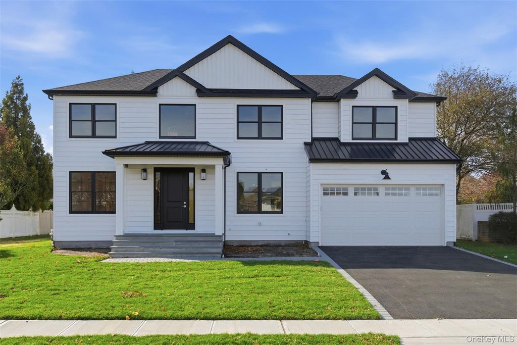 16 Otsego Place, Jericho, NY 11753