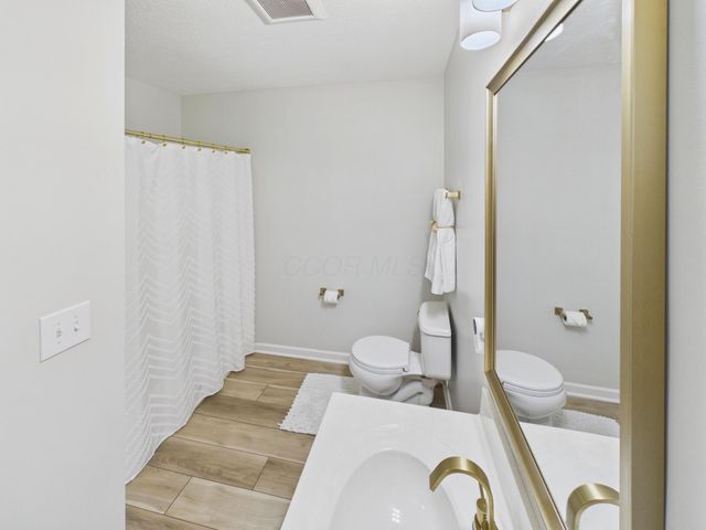 221 Dowler Drive, South Bloomfield, OH 43103
