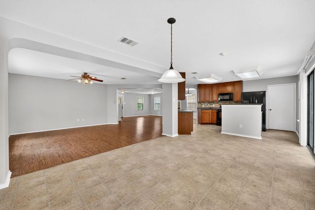 204 Lauren LOOP, Leander, TX 78641