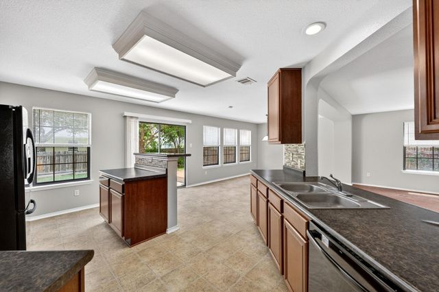 204 Lauren LOOP, Leander, TX 78641