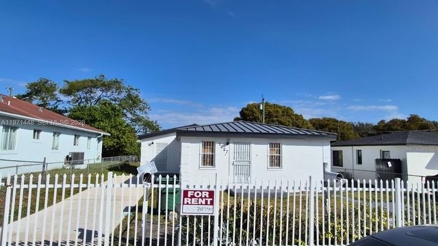 1827 NW 74th Terrace, Miami, FL 33147