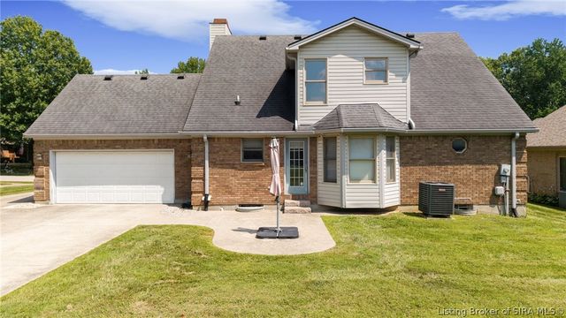 2415 Lakewood Boulevard, Jeffersonville, IN 47130
