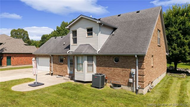 2415 Lakewood Boulevard, Jeffersonville, IN 47130