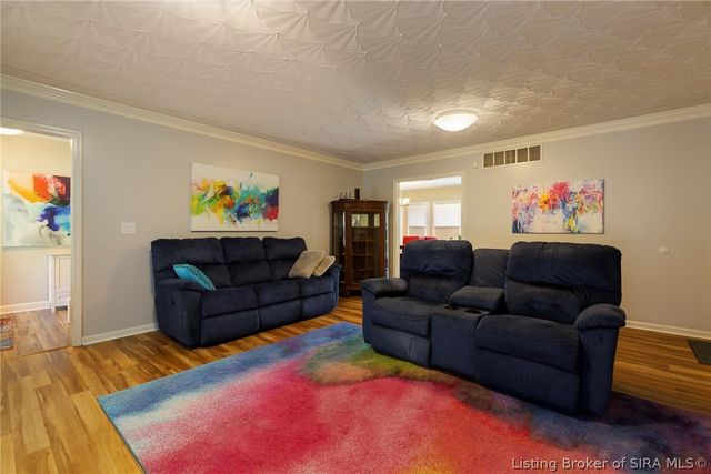 2415 Lakewood Boulevard, Jeffersonville, IN 47130