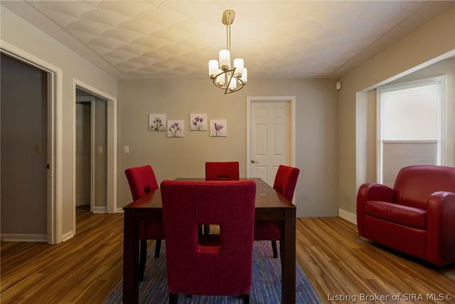 2415 Lakewood Boulevard, Jeffersonville, IN 47130