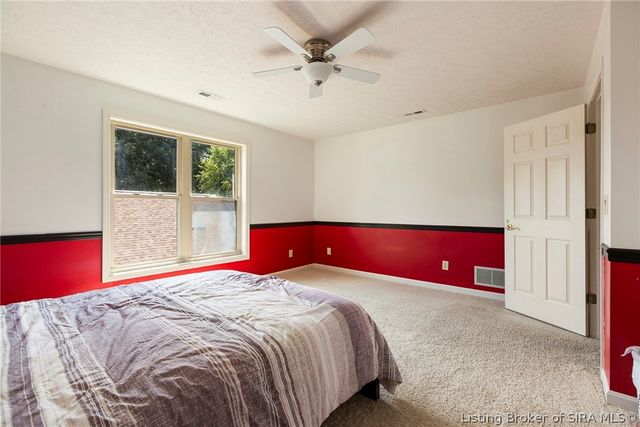 2415 Lakewood Boulevard, Jeffersonville, IN 47130