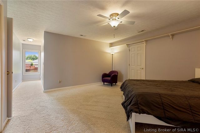 2415 Lakewood Boulevard, Jeffersonville, IN 47130
