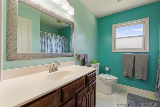 2415 Lakewood Boulevard, Jeffersonville, IN 47130