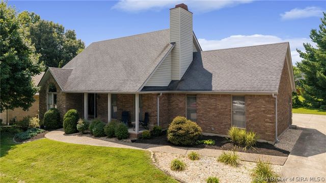 2415 Lakewood Boulevard, Jeffersonville, IN 47130