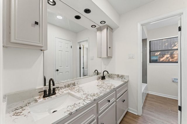 5634 Jason Street, Houston, TX 77096