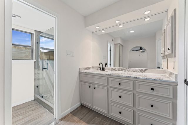 5634 Jason Street, Houston, TX 77096