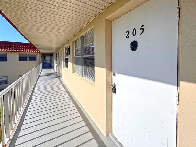 56 Woodland Drive 205, Vero Beach, FL 32962