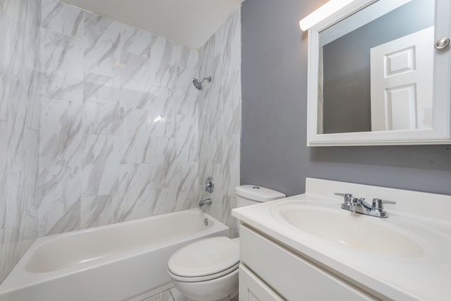 19451 W Hoag Court, Mundelein, IL 60060