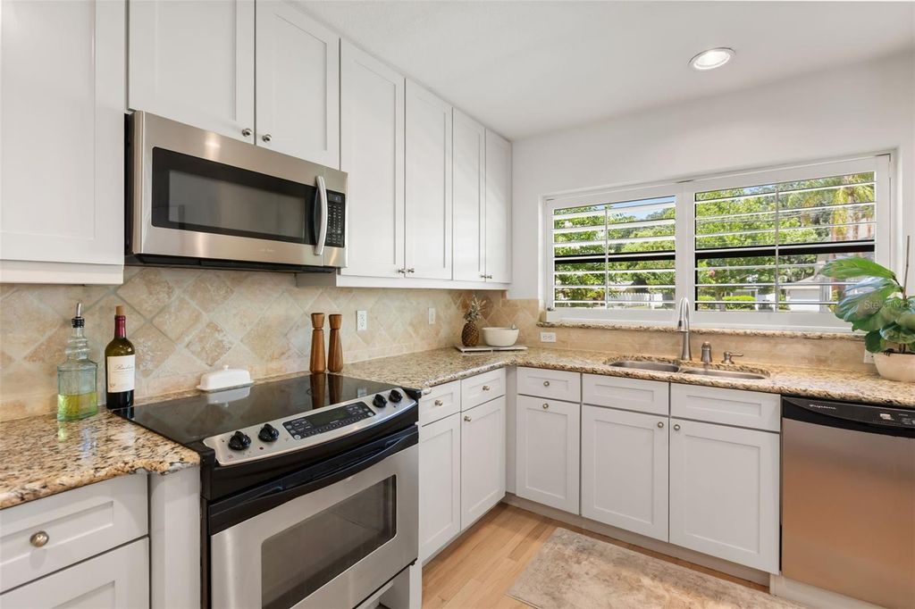 Image 12 of property listing at 934 BOARDMAN STREET, Orlando, FL 32804