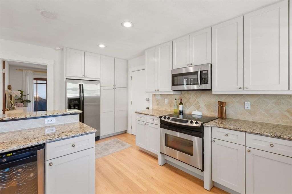 Image 13 of property listing at 934 BOARDMAN STREET, Orlando, FL 32804