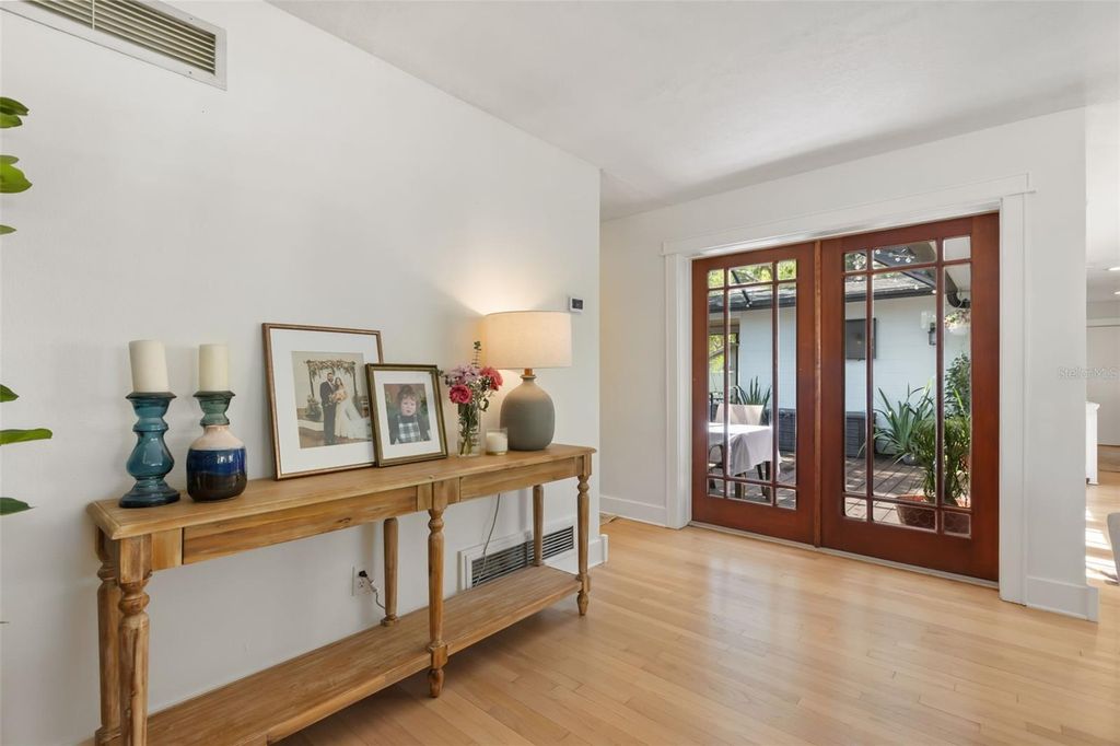 Image 20 of property listing at 934 BOARDMAN STREET, Orlando, FL 32804
