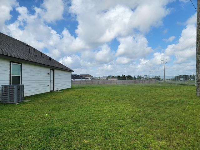 2000 Road 5500, Cleveland, TX 77327