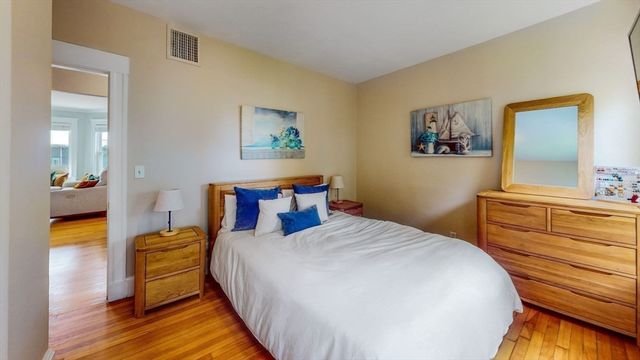 33 Main St 2, Somerville, MA 02145