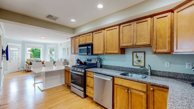 33 Main St 2, Somerville, MA 02145