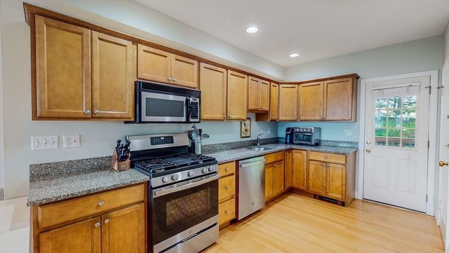 33 Main St 2, Somerville, MA 02145