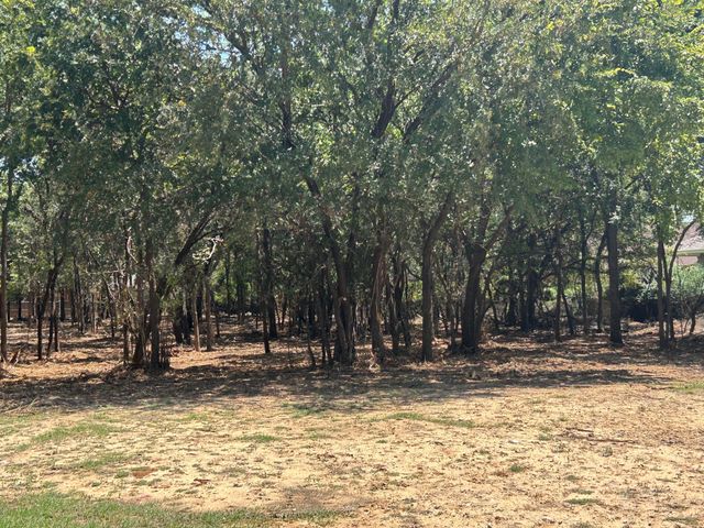 335 S Ash Avenue, Azle, TX 76020