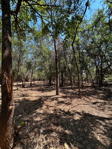 335 S Ash Avenue, Azle, TX 76020