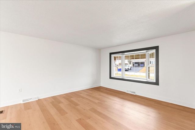 21 INDEPENDENCE DR, New Freedom, PA 17349