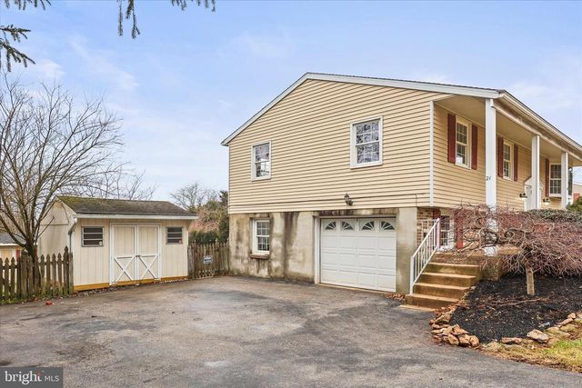 21 INDEPENDENCE DR, New Freedom, PA 17349