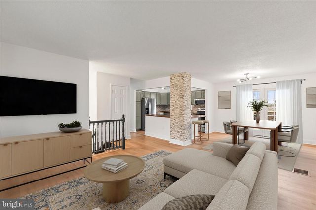 21 INDEPENDENCE DR, New Freedom, PA 17349