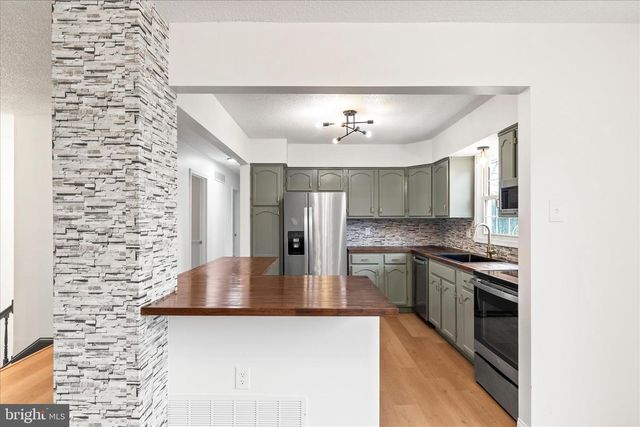 21 INDEPENDENCE DR, New Freedom, PA 17349