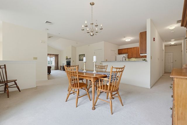 631 East St J204, Mansfield, MA 02048