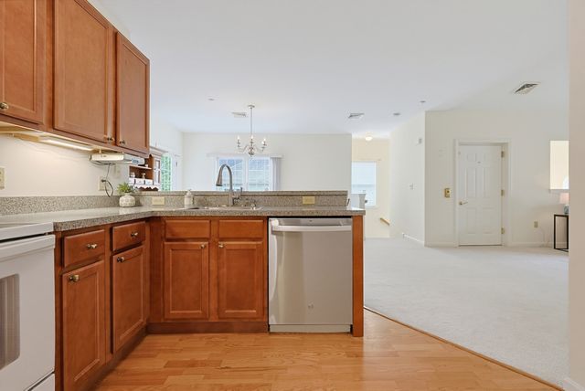 631 East St J204, Mansfield, MA 02048