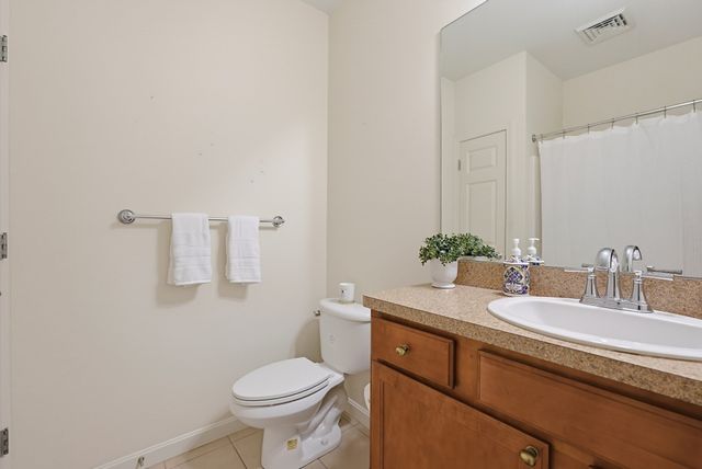 631 East St J204, Mansfield, MA 02048
