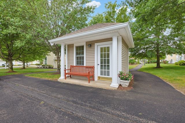 631 East St J204, Mansfield, MA 02048