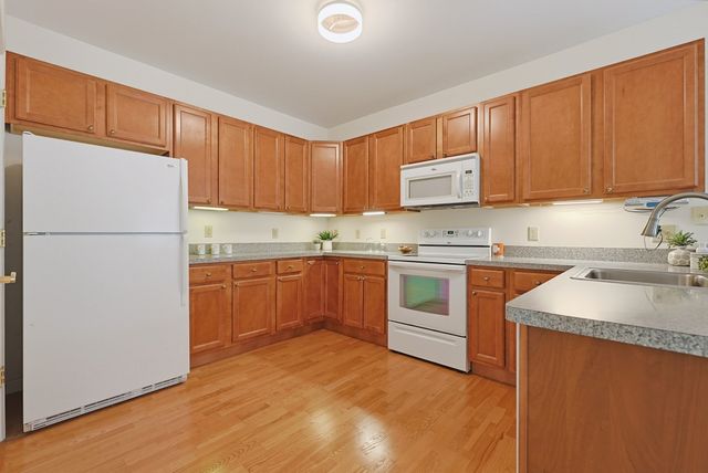 631 East St J204, Mansfield, MA 02048