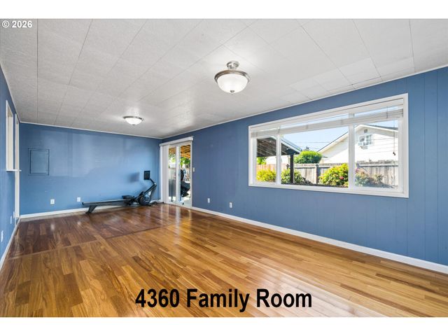 4360 CATALINA St, Eugene, OR 97402