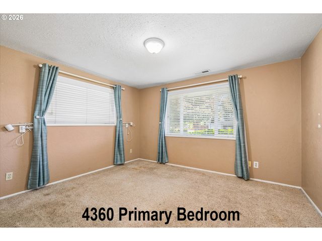 4360 CATALINA St, Eugene, OR 97402