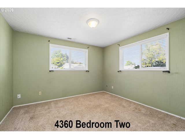 4360 CATALINA St, Eugene, OR 97402