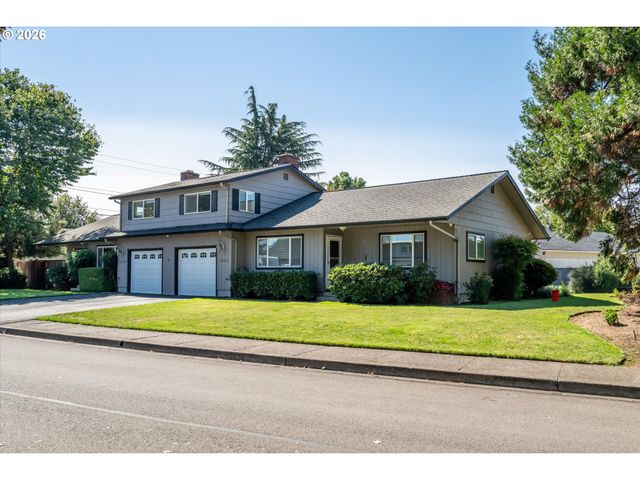 4360 CATALINA St, Eugene, OR 97402