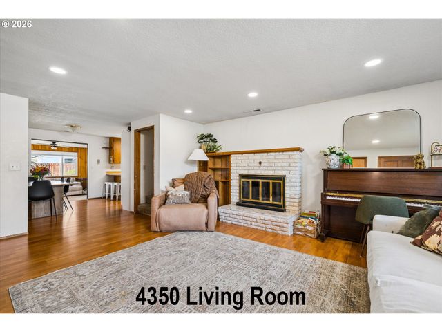 4360 CATALINA St, Eugene, OR 97402