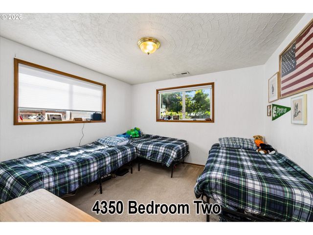 4360 CATALINA St, Eugene, OR 97402