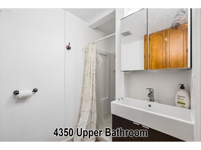 4360 CATALINA St, Eugene, OR 97402